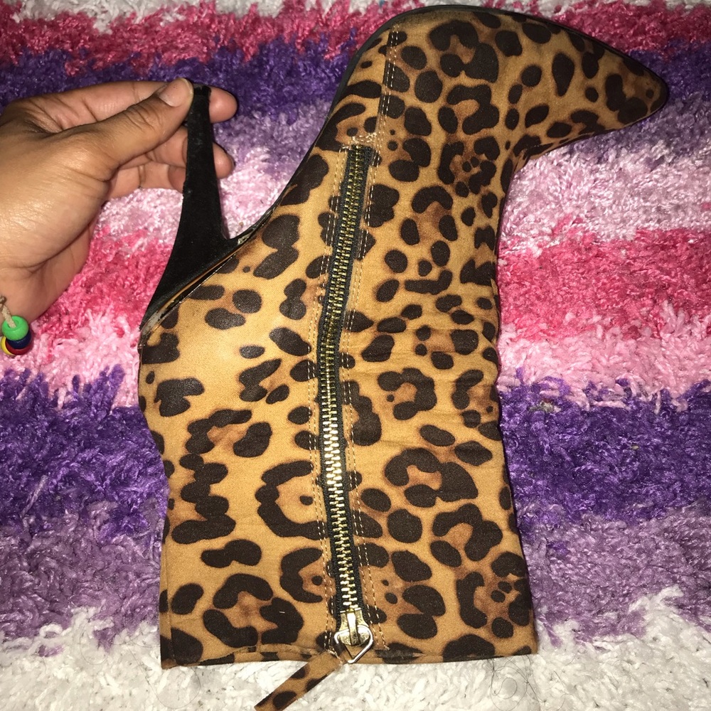 Leopard print booties 🐯👢 - Picture 3 of 4